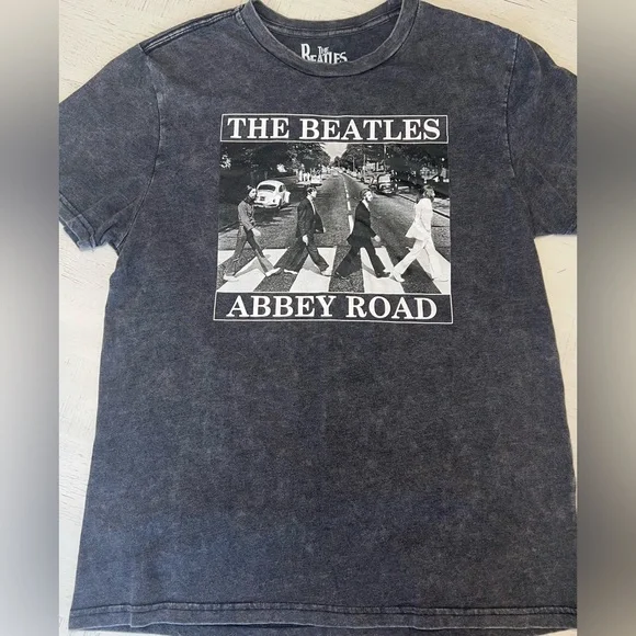 The Beatles Abbey Road Tee - Picture 2 of 5